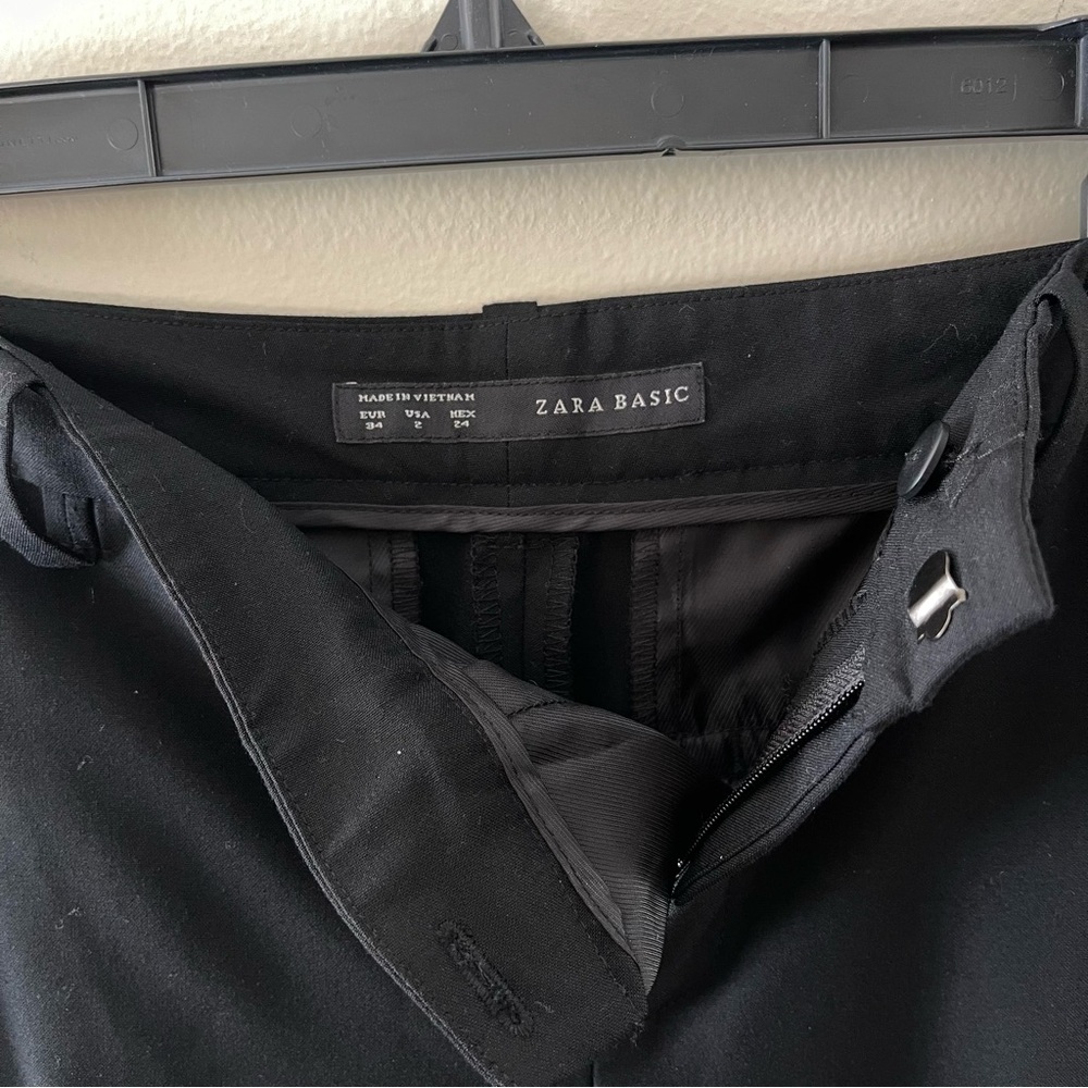 Zara Basic Black Mid-rise Cropped Tapered Trousers - 2 - Picture 4 of 6